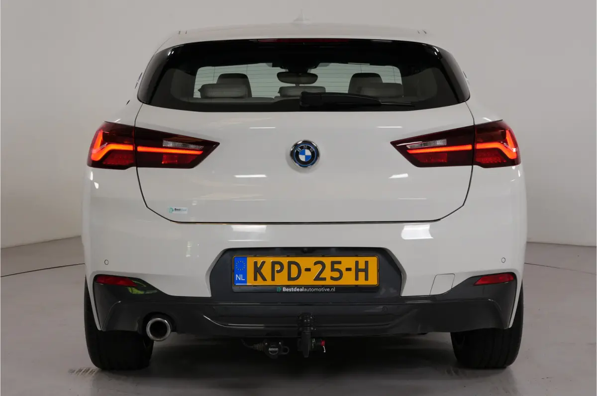xDrive25e High Executive 220 pk PHEV | M-Sport | Trekhaak | Soh 94% | HUD | Adaptive Cruise | Camera | Stl. verw. |