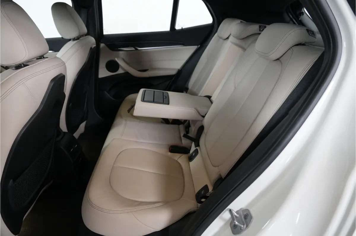 xDrive25e High Executive 220 pk PHEV | M-Sport | Trekhaak | Soh 94% | HUD | Adaptive Cruise | Camera | Stl. verw. |