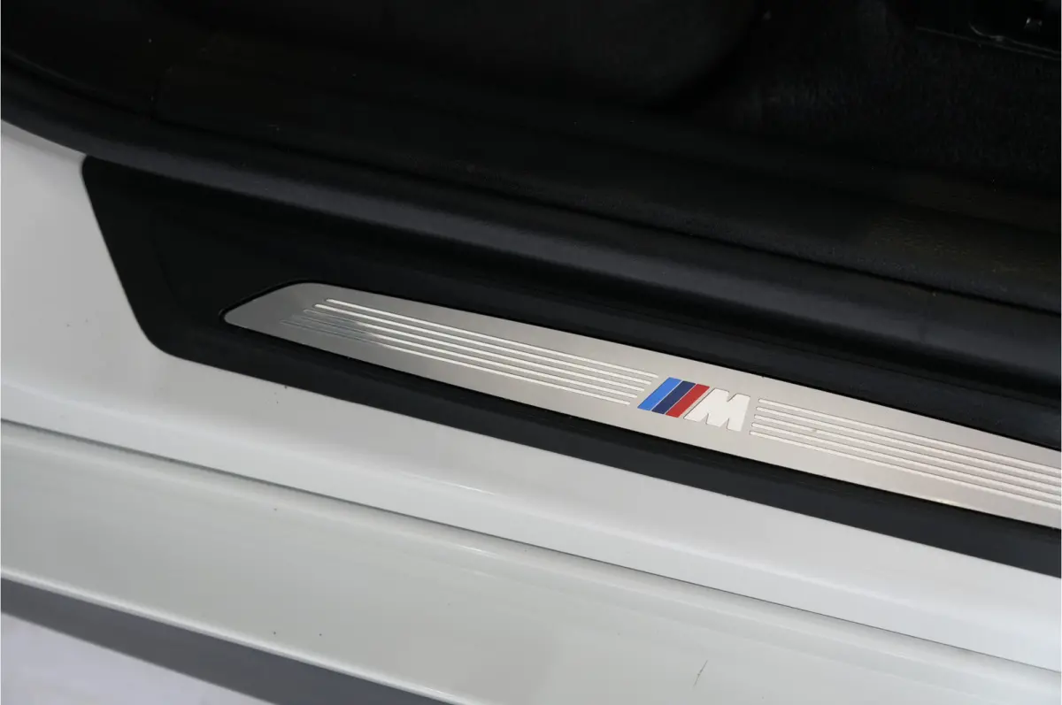 xDrive25e High Executive 220 pk PHEV | M-Sport | Trekhaak | Soh 94% | HUD | Adaptive Cruise | Camera | Stl. verw. |
