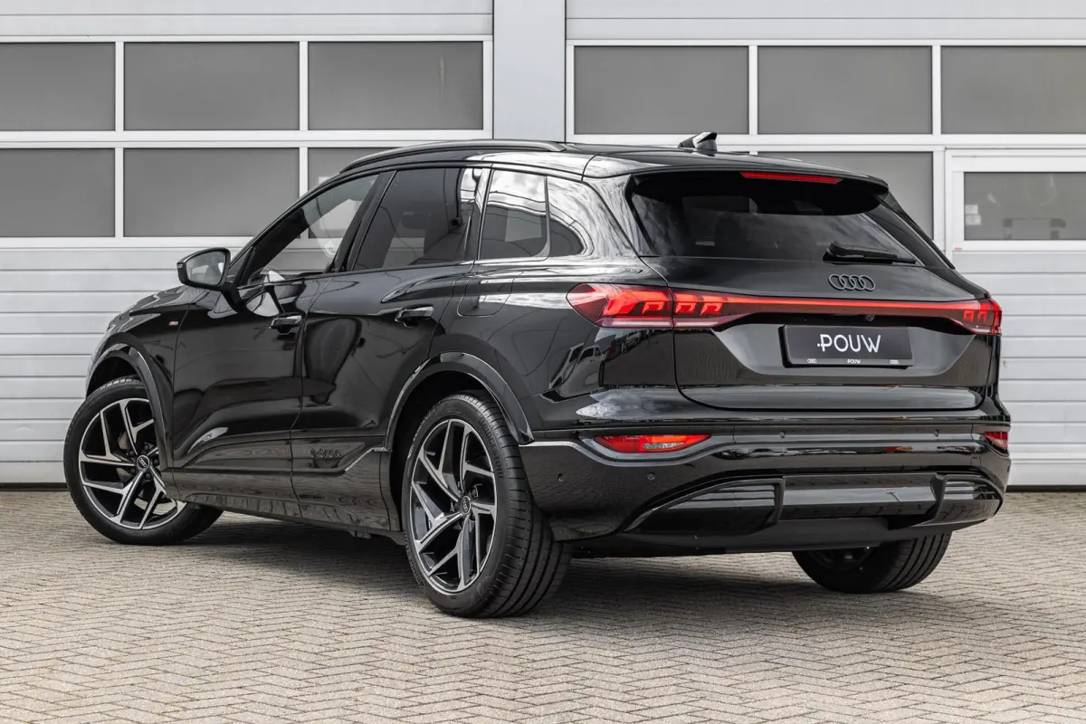 306pk S edition performance 100 kWh | Tech Pro Pakket | Trekhaak Pakket