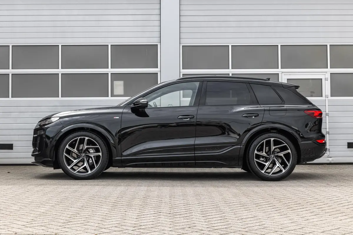 306pk S edition performance 100 kWh | Tech Pro Pakket | Trekhaak Pakket