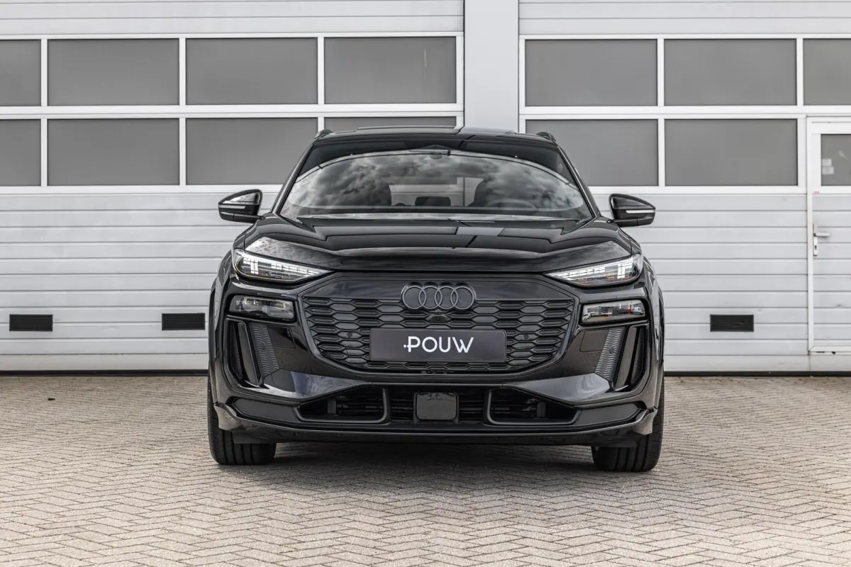 306pk S edition performance 100 kWh | Tech Pro Pakket | Trekhaak Pakket
