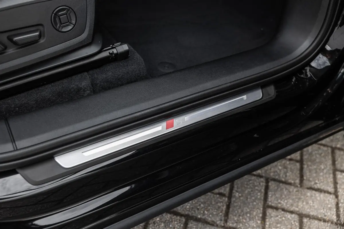 306pk S edition performance 100 kWh | Tech Pro Pakket | Trekhaak Pakket