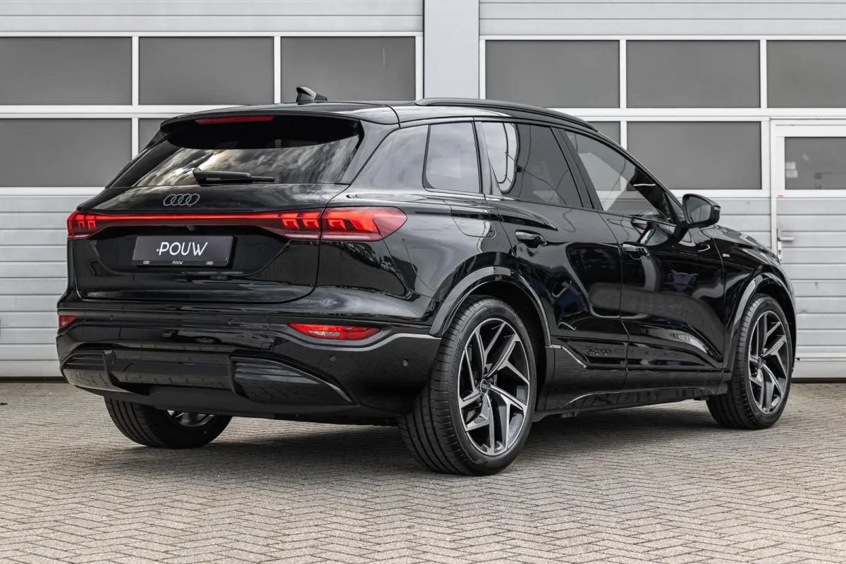 306pk S edition performance 100 kWh | Tech Pro Pakket | Trekhaak Pakket