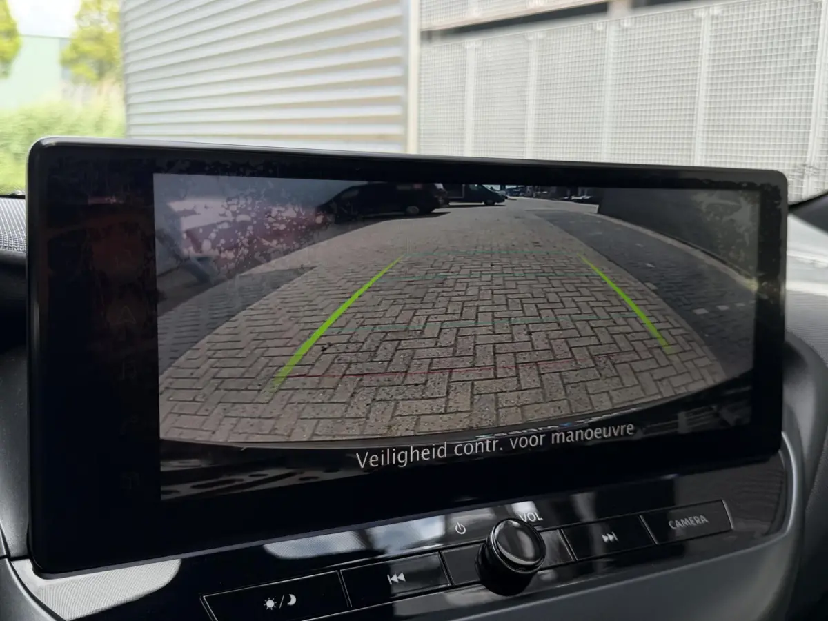 1.6 Hybrid N-Connecta | Achteruitijcamera | Parkeersensoren voor- en achter | Climate control | Navi | Apple/Android Carplay | Keyless entry/start | Digital dashboard | LMV