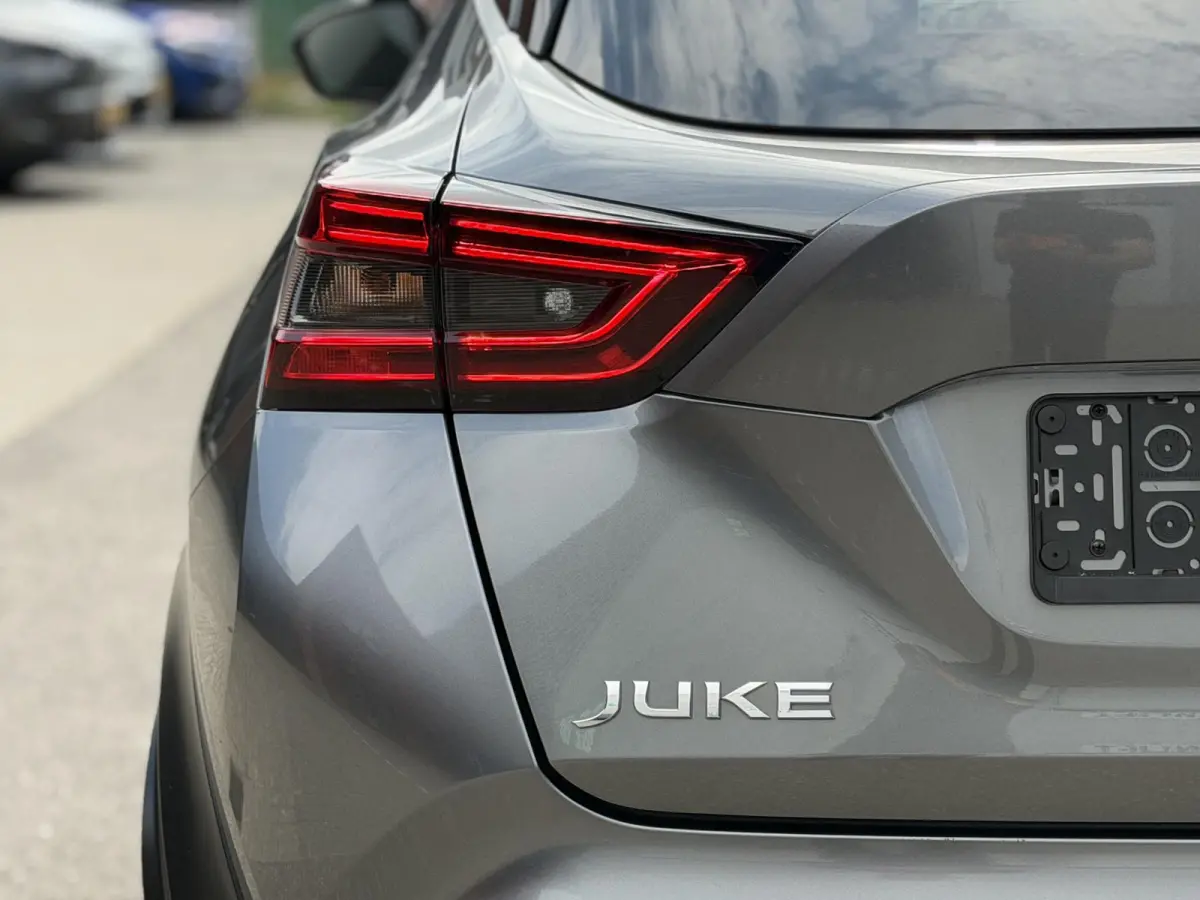 1.6 Hybrid N-Connecta | Achteruitijcamera | Parkeersensoren voor- en achter | Climate control | Navi | Apple/Android Carplay | Keyless entry/start | Digital dashboard | LMV