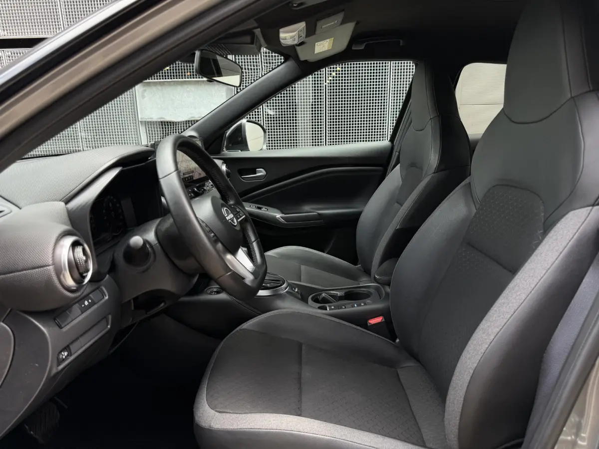 1.6 Hybrid N-Connecta | Achteruitijcamera | Parkeersensoren voor- en achter | Climate control | Navi | Apple/Android Carplay | Keyless entry/start | Digital dashboard | LMV