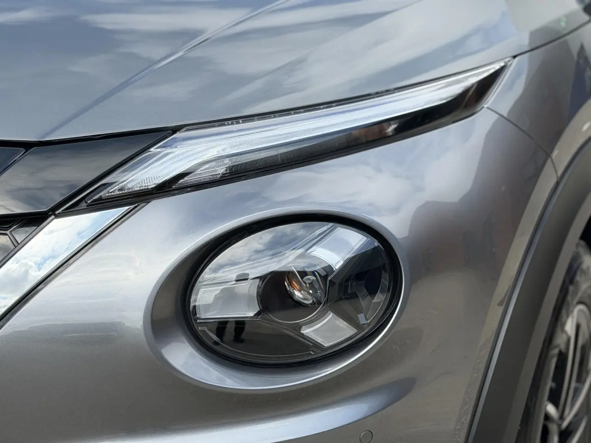 1.6 Hybrid N-Connecta | Achteruitijcamera | Parkeersensoren voor- en achter | Climate control | Navi | Apple/Android Carplay | Keyless entry/start | Digital dashboard | LMV