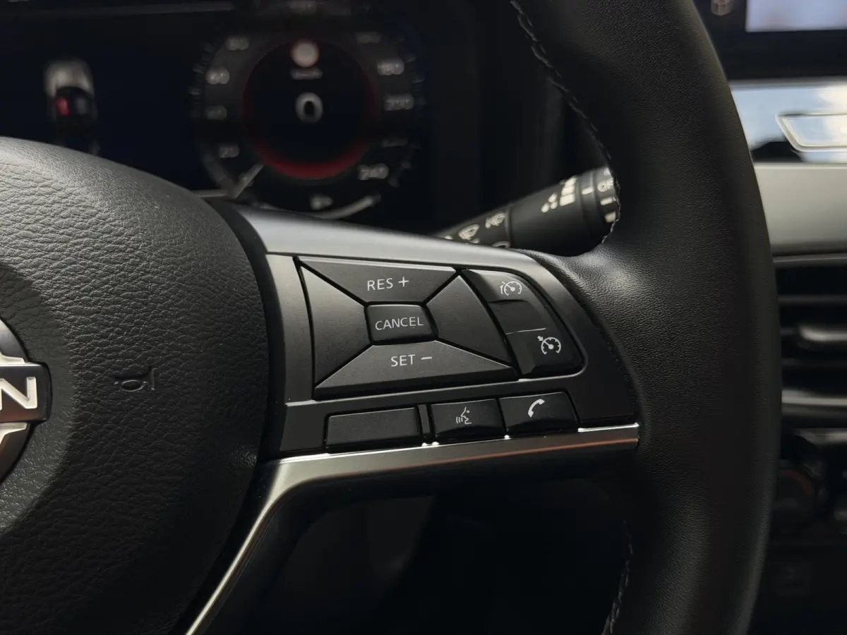 1.6 Hybrid N-Connecta | Achteruitijcamera | Parkeersensoren voor- en achter | Climate control | Navi | Apple/Android Carplay | Keyless entry/start | Digital dashboard | LMV