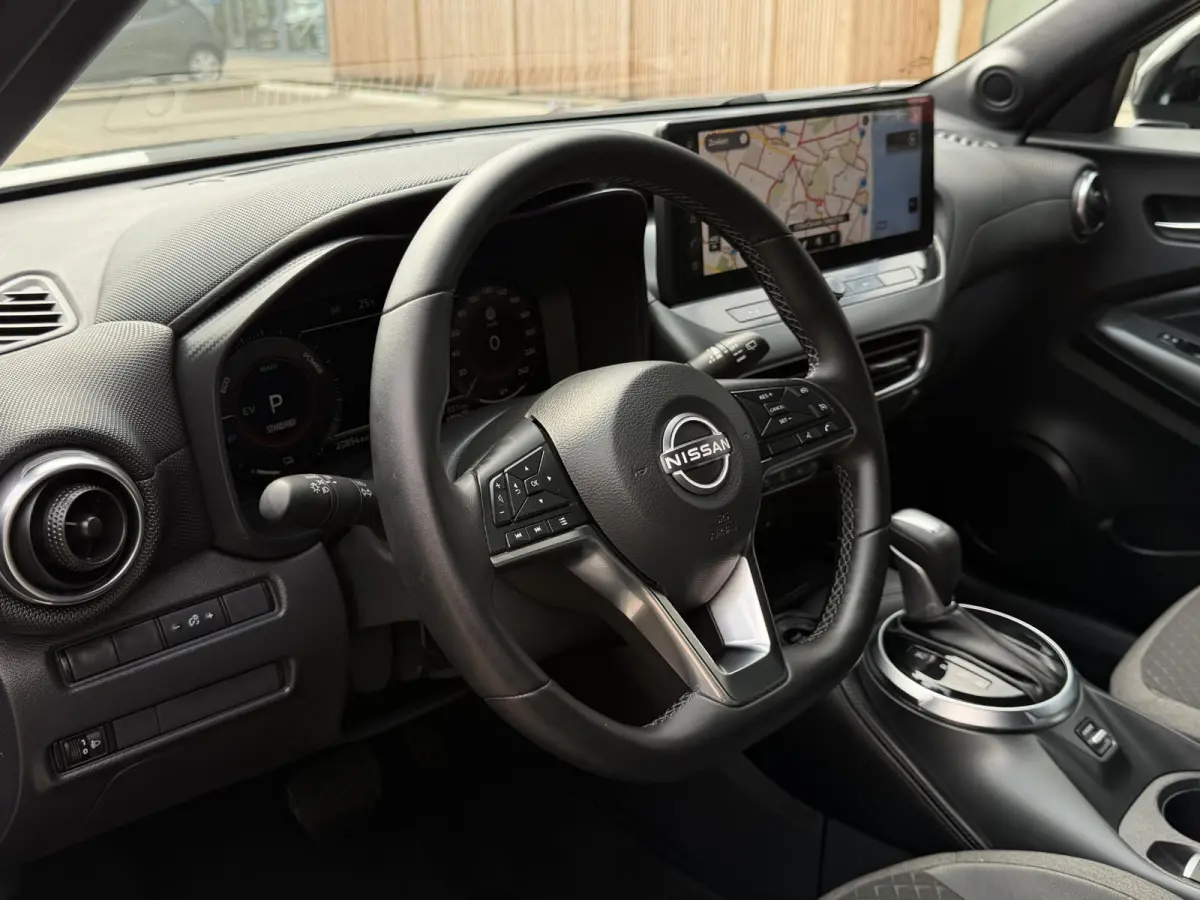 1.6 Hybrid N-Connecta | Achteruitijcamera | Parkeersensoren voor- en achter | Climate control | Navi | Apple/Android Carplay | Keyless entry/start | Digital dashboard | LMV