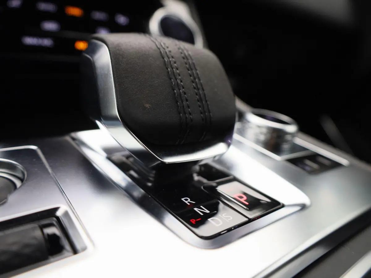 2.0 P250 R-Dynamic SE | LEER | MERIDIAN AUDIO | CAMERA | NAVIGATIE
