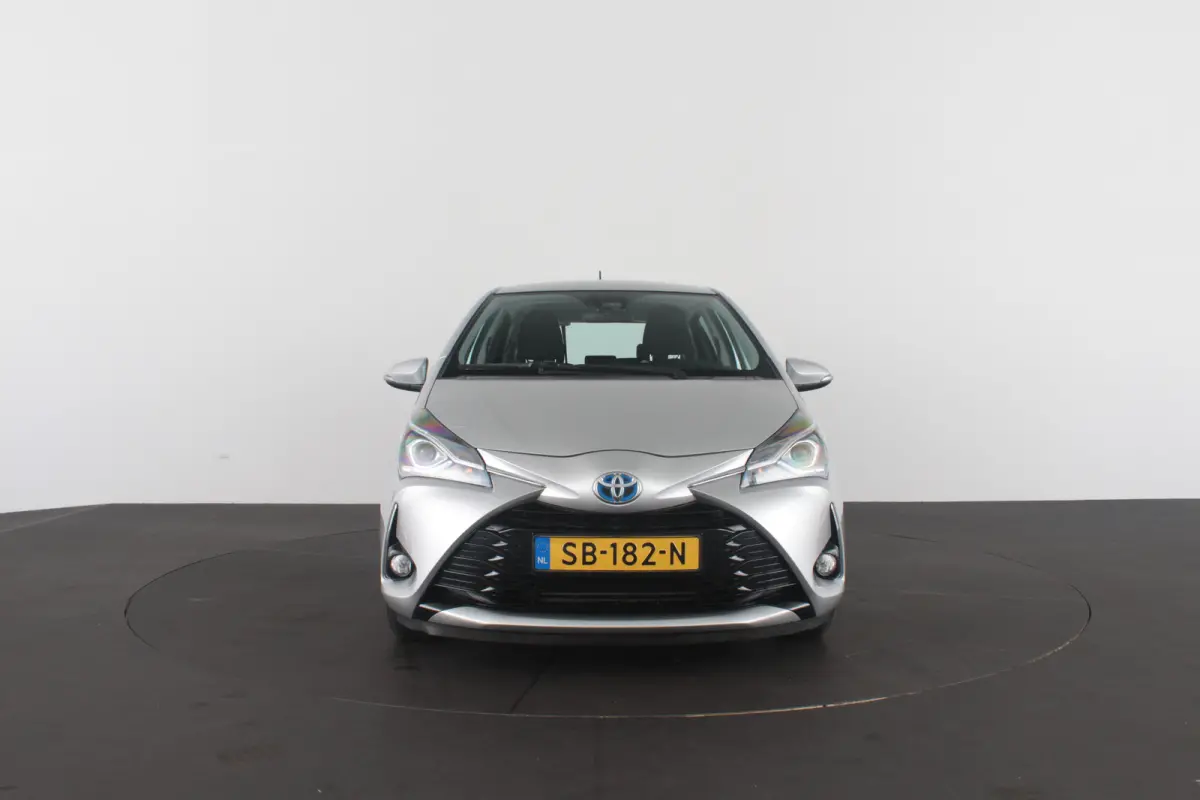 1.5 Hybrid Design > Automaat/Navi/Cruise/All season banden/Goed onderhouden!