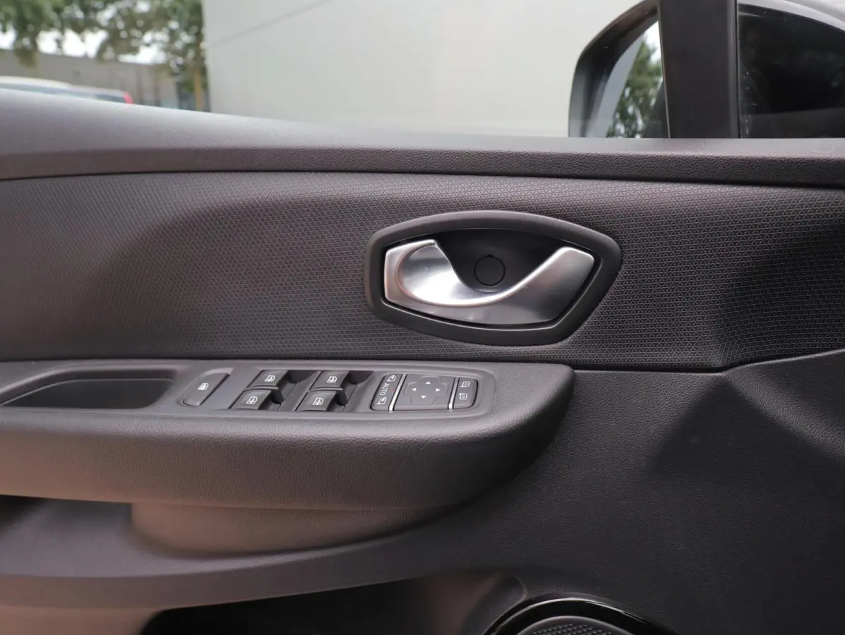 0.9 TCe Intens R-Link (Vol-Opties!) NL-auto