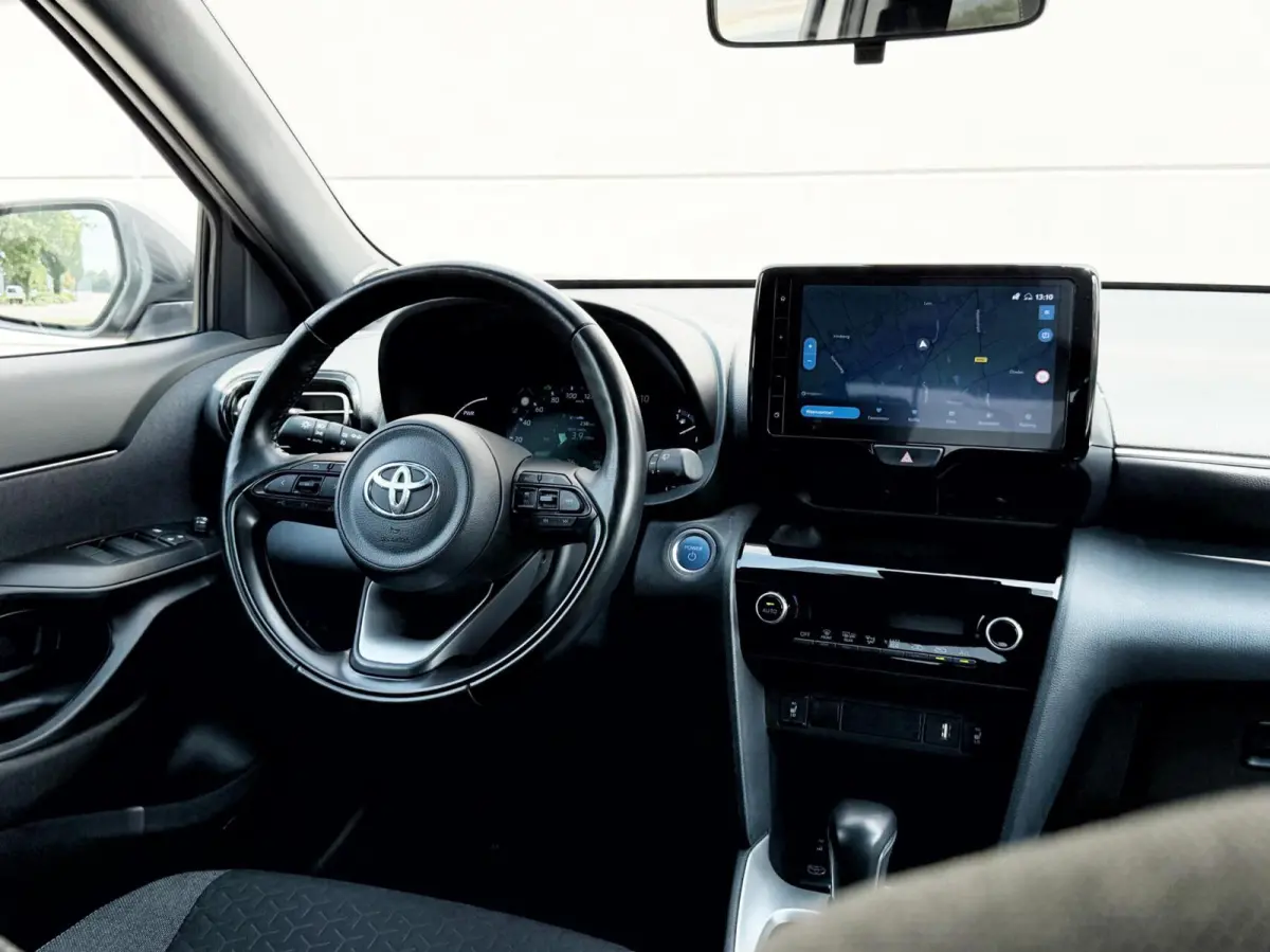 1.5 Hybrid/ Navi/ Lane Assist/ Stoelverw