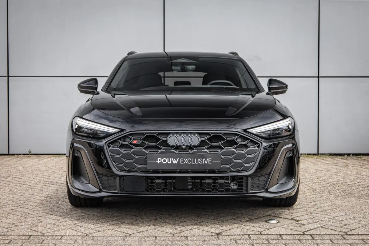 Avant 2.0 367pk quattro S edition Competition | 20" Velgen | S5 Uitlaat | Panoramadak | Trekhaak