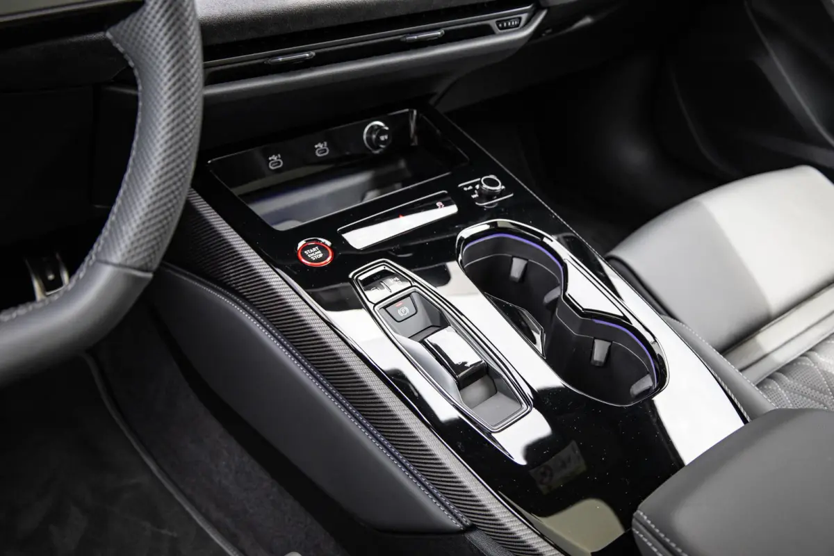Avant 2.0 367pk quattro S edition Competition | 20" Velgen | S5 Uitlaat | Panoramadak | Trekhaak