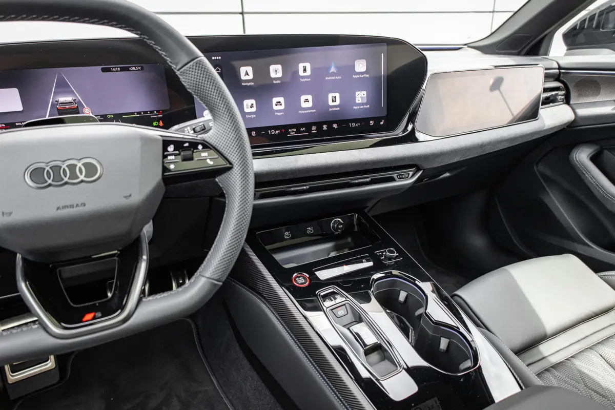 Avant 2.0 367pk quattro S edition Competition | 20" Velgen | S5 Uitlaat | Panoramadak | Trekhaak