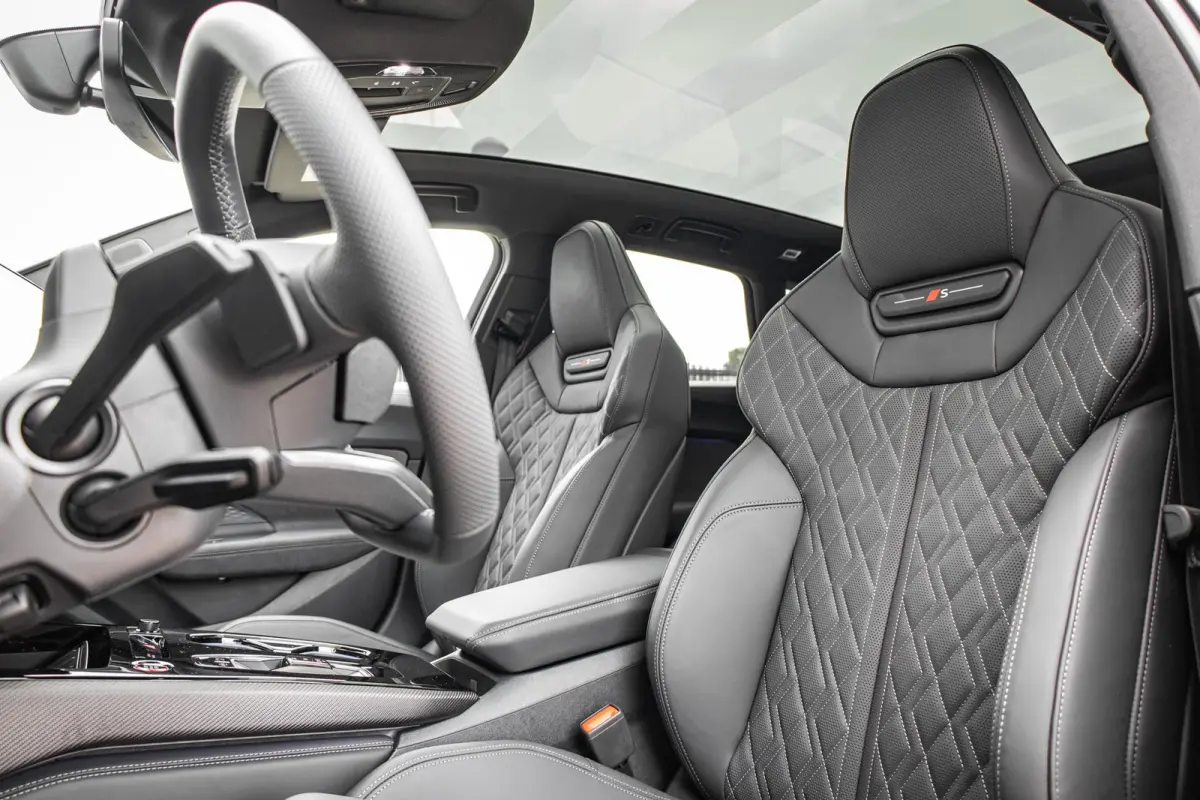 Avant 2.0 367pk quattro S edition Competition | 20" Velgen | S5 Uitlaat | Panoramadak | Trekhaak