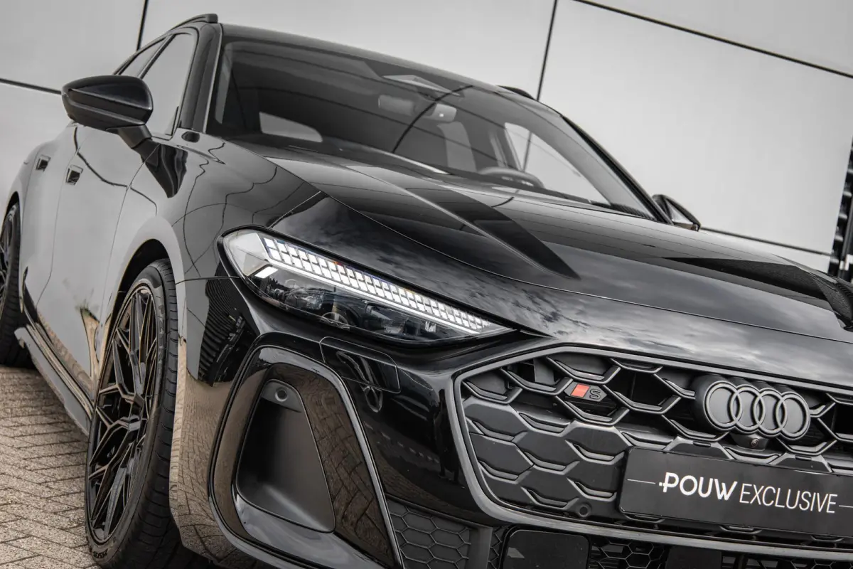 Avant 2.0 367pk quattro S edition Competition | 20" Velgen | S5 Uitlaat | Panoramadak | Trekhaak