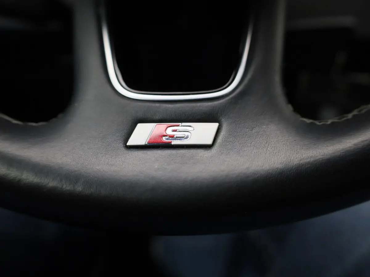 35 TFSI S edition | S-LINE INTERIEUR - EXTERIEUR | AUTOMAAT | APPLE CARPLAY - ANDROID AUTO | CRUISE CONTROL | AIRCO | LICHTMETALEN VELGEN | DIGITAL COCKPIT | LED VERLICHTING |