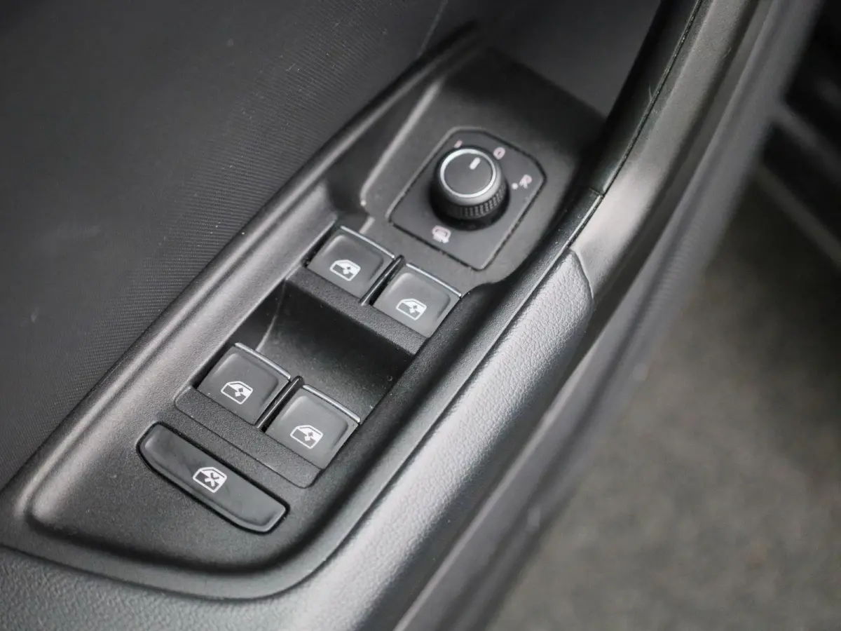 35 TFSI S edition | S-LINE INTERIEUR - EXTERIEUR | AUTOMAAT | APPLE CARPLAY - ANDROID AUTO | CRUISE CONTROL | AIRCO | LICHTMETALEN VELGEN | DIGITAL COCKPIT | LED VERLICHTING |