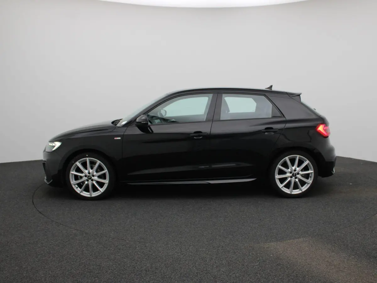 35 TFSI S edition | S-LINE INTERIEUR - EXTERIEUR | AUTOMAAT | APPLE CARPLAY - ANDROID AUTO | CRUISE CONTROL | AIRCO | LICHTMETALEN VELGEN | DIGITAL COCKPIT | LED VERLICHTING |