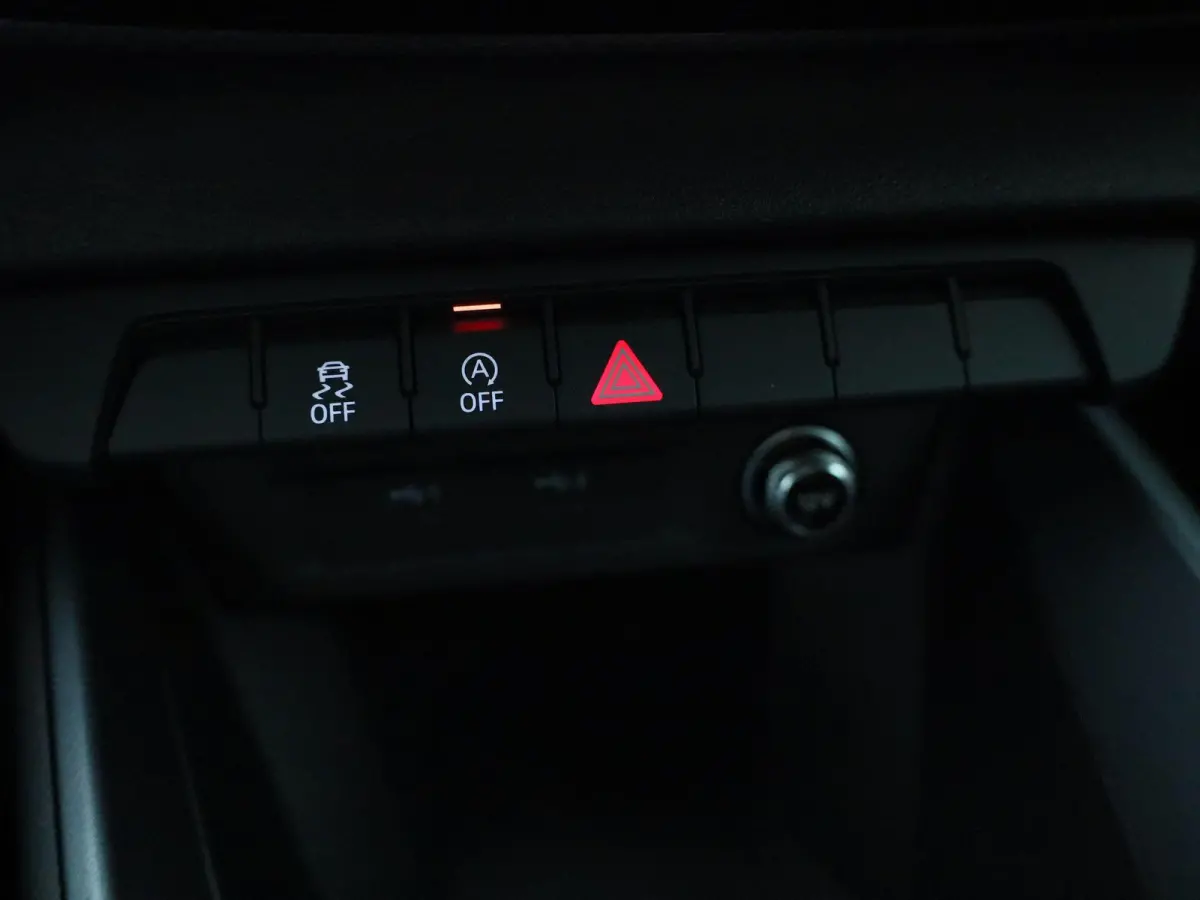 35 TFSI S edition | S-LINE INTERIEUR - EXTERIEUR | AUTOMAAT | APPLE CARPLAY - ANDROID AUTO | CRUISE CONTROL | AIRCO | LICHTMETALEN VELGEN | DIGITAL COCKPIT | LED VERLICHTING |