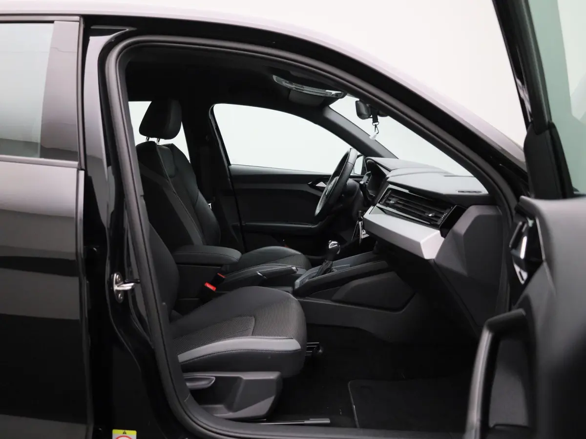 35 TFSI S edition | S-LINE INTERIEUR - EXTERIEUR | AUTOMAAT | APPLE CARPLAY - ANDROID AUTO | CRUISE CONTROL | AIRCO | LICHTMETALEN VELGEN | DIGITAL COCKPIT | LED VERLICHTING |
