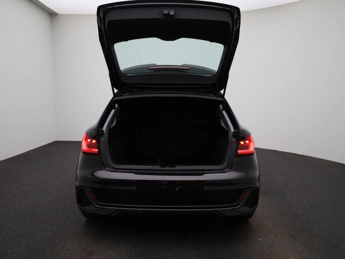 35 TFSI S edition | S-LINE INTERIEUR - EXTERIEUR | AUTOMAAT | APPLE CARPLAY - ANDROID AUTO | CRUISE CONTROL | AIRCO | LICHTMETALEN VELGEN | DIGITAL COCKPIT | LED VERLICHTING |