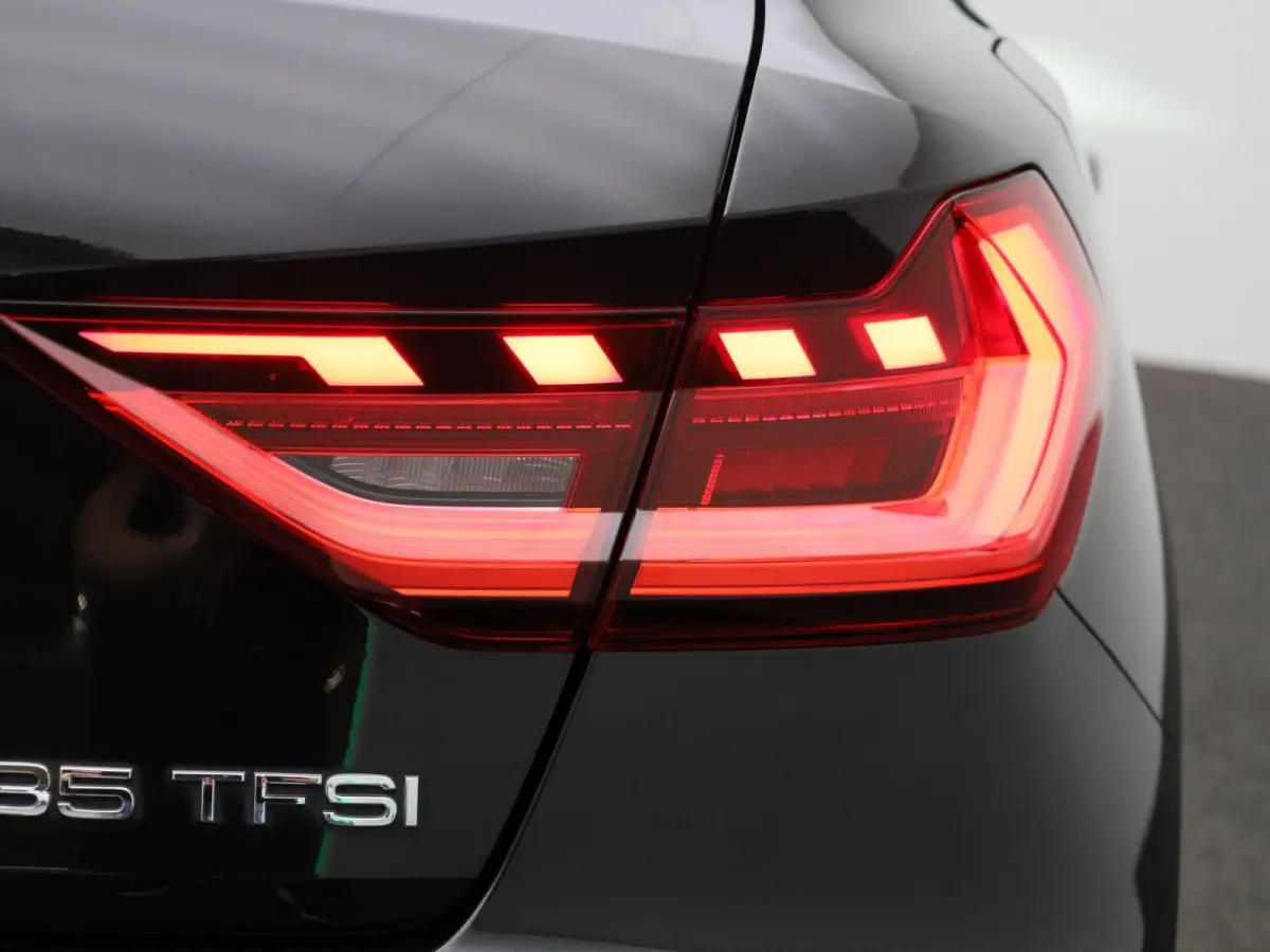 35 TFSI S edition | S-LINE INTERIEUR - EXTERIEUR | AUTOMAAT | APPLE CARPLAY - ANDROID AUTO | CRUISE CONTROL | AIRCO | LICHTMETALEN VELGEN | DIGITAL COCKPIT | LED VERLICHTING |