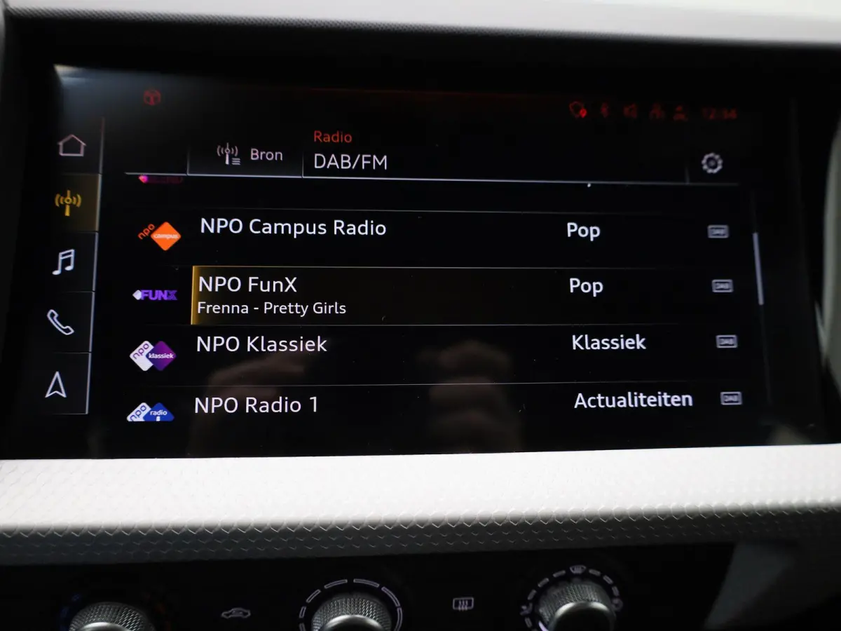 35 TFSI S edition | S-LINE INTERIEUR - EXTERIEUR | AUTOMAAT | APPLE CARPLAY - ANDROID AUTO | CRUISE CONTROL | AIRCO | LICHTMETALEN VELGEN | DIGITAL COCKPIT | LED VERLICHTING |
