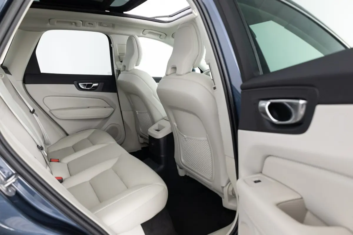 2.0 T6 Plug-in hybrid AWD Core Bright | PANORAMADAK | LEDER