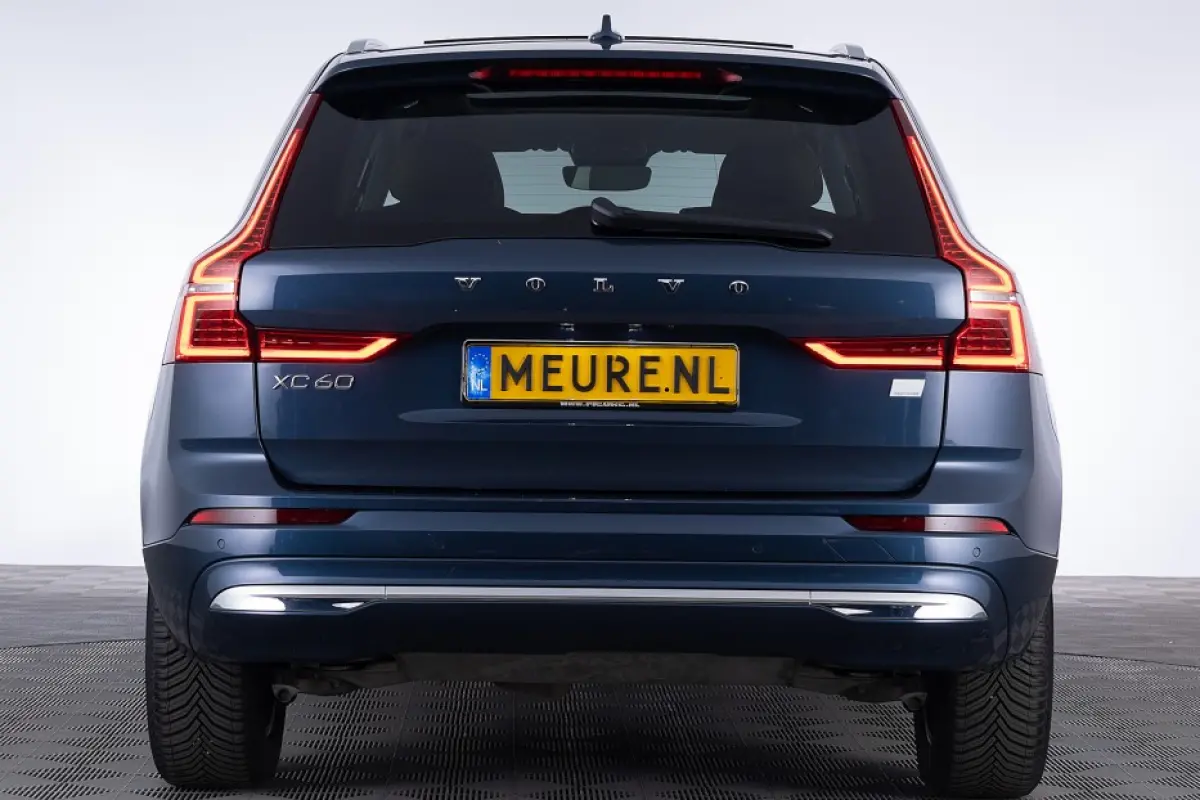 2.0 T6 Plug-in hybrid AWD Core Bright | PANORAMADAK | LEDER