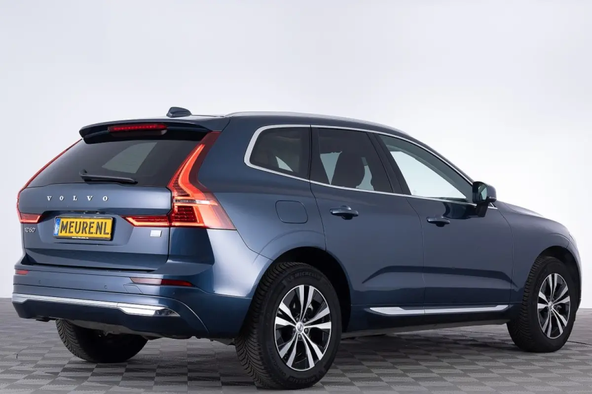 2.0 T6 Plug-in hybrid AWD Core Bright | PANORAMADAK | LEDER