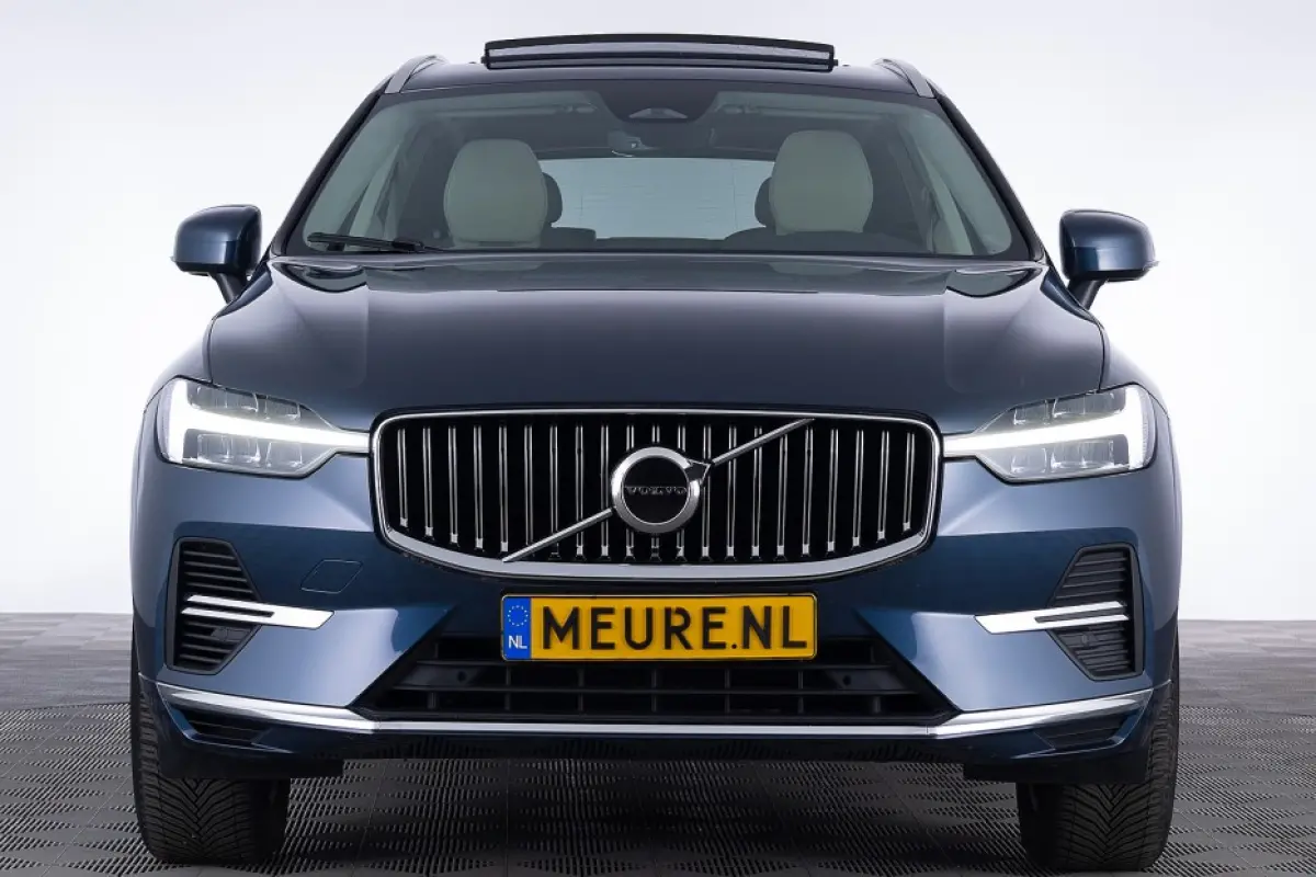 2.0 T6 Plug-in hybrid AWD Core Bright | PANORAMADAK | LEDER