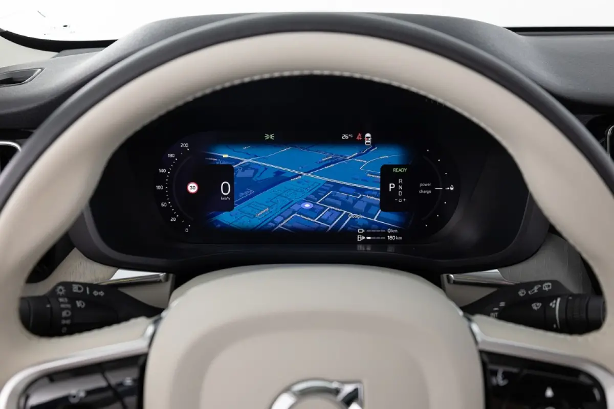 2.0 T6 Plug-in hybrid AWD Core Bright | PANORAMADAK | LEDER