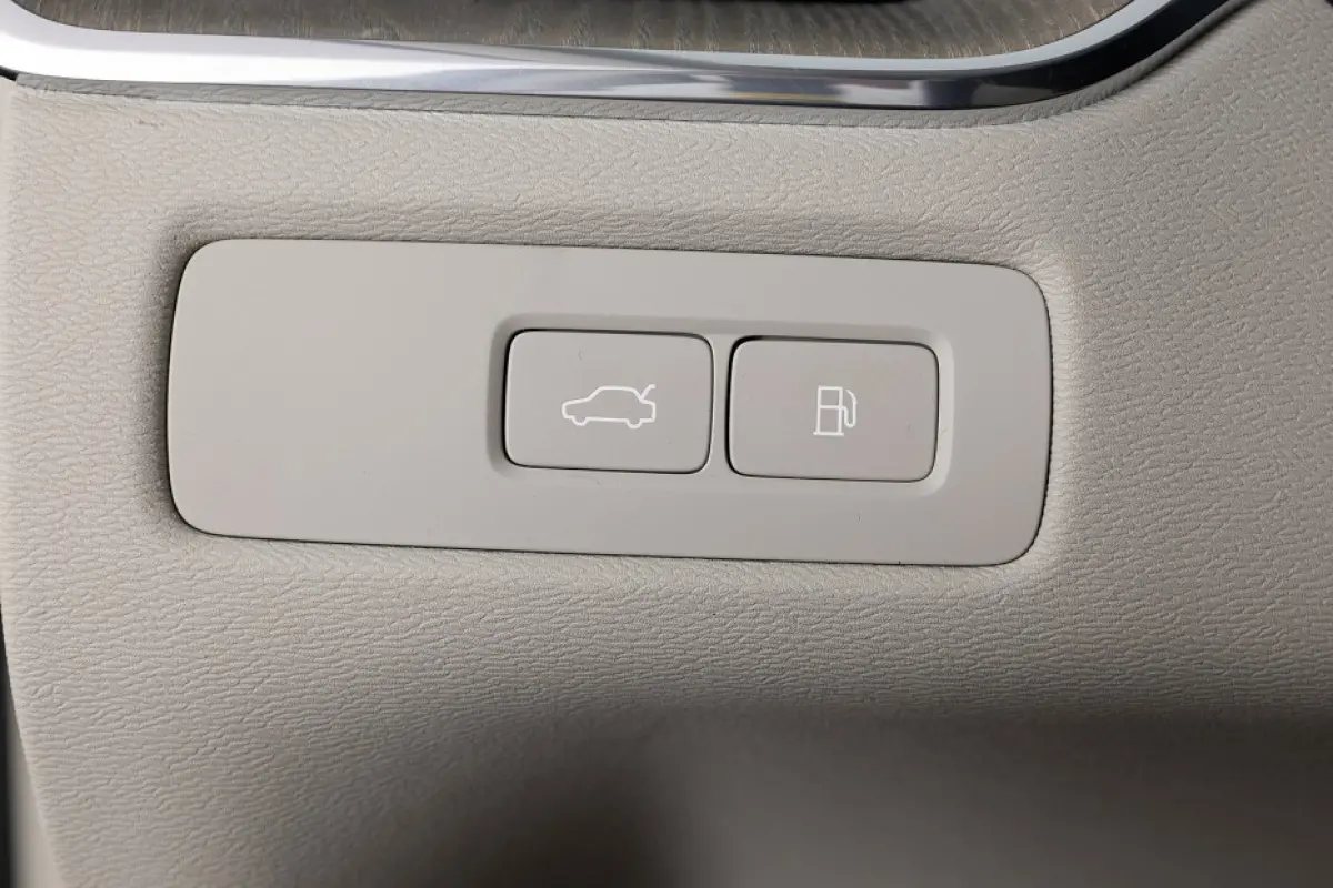 2.0 T6 Plug-in hybrid AWD Core Bright | PANORAMADAK | LEDER