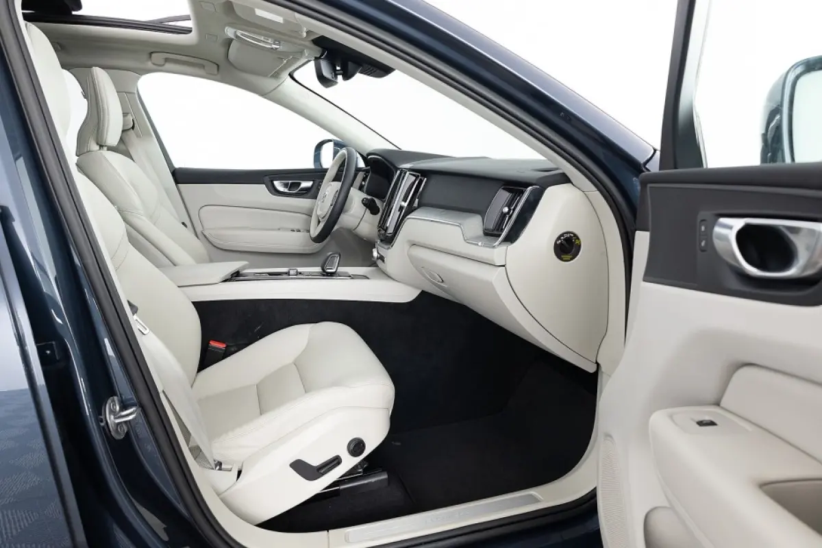 2.0 T6 Plug-in hybrid AWD Core Bright | PANORAMADAK | LEDER