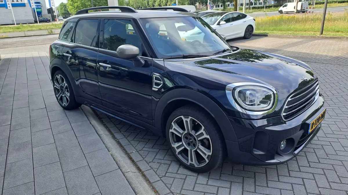 1.5 Cooper MINI Yours | PANORAMADAK | LEER | CAMERA | NAVIGATIE | STOEL-STUURWIELVERWARMING