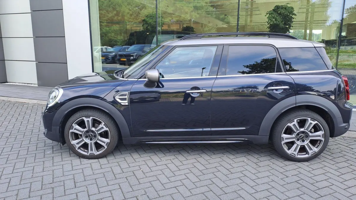 1.5 Cooper MINI Yours | PANORAMADAK | LEER | CAMERA | NAVIGATIE | STOEL-STUURWIELVERWARMING