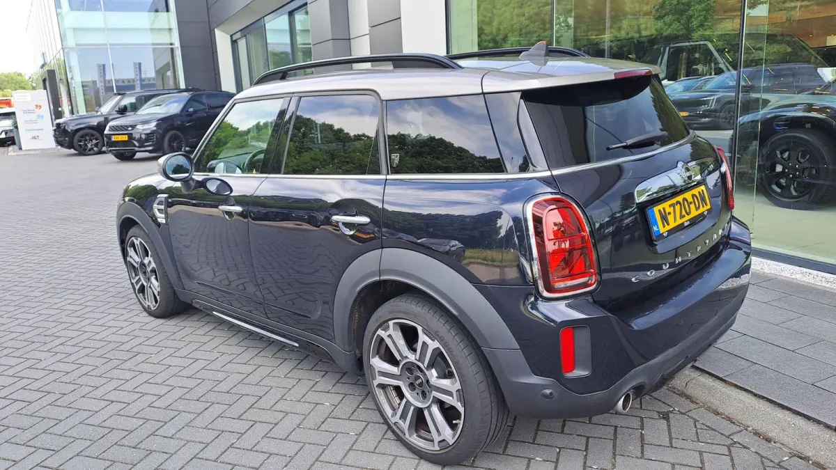 1.5 Cooper MINI Yours | PANORAMADAK | LEER | CAMERA | NAVIGATIE | STOEL-STUURWIELVERWARMING