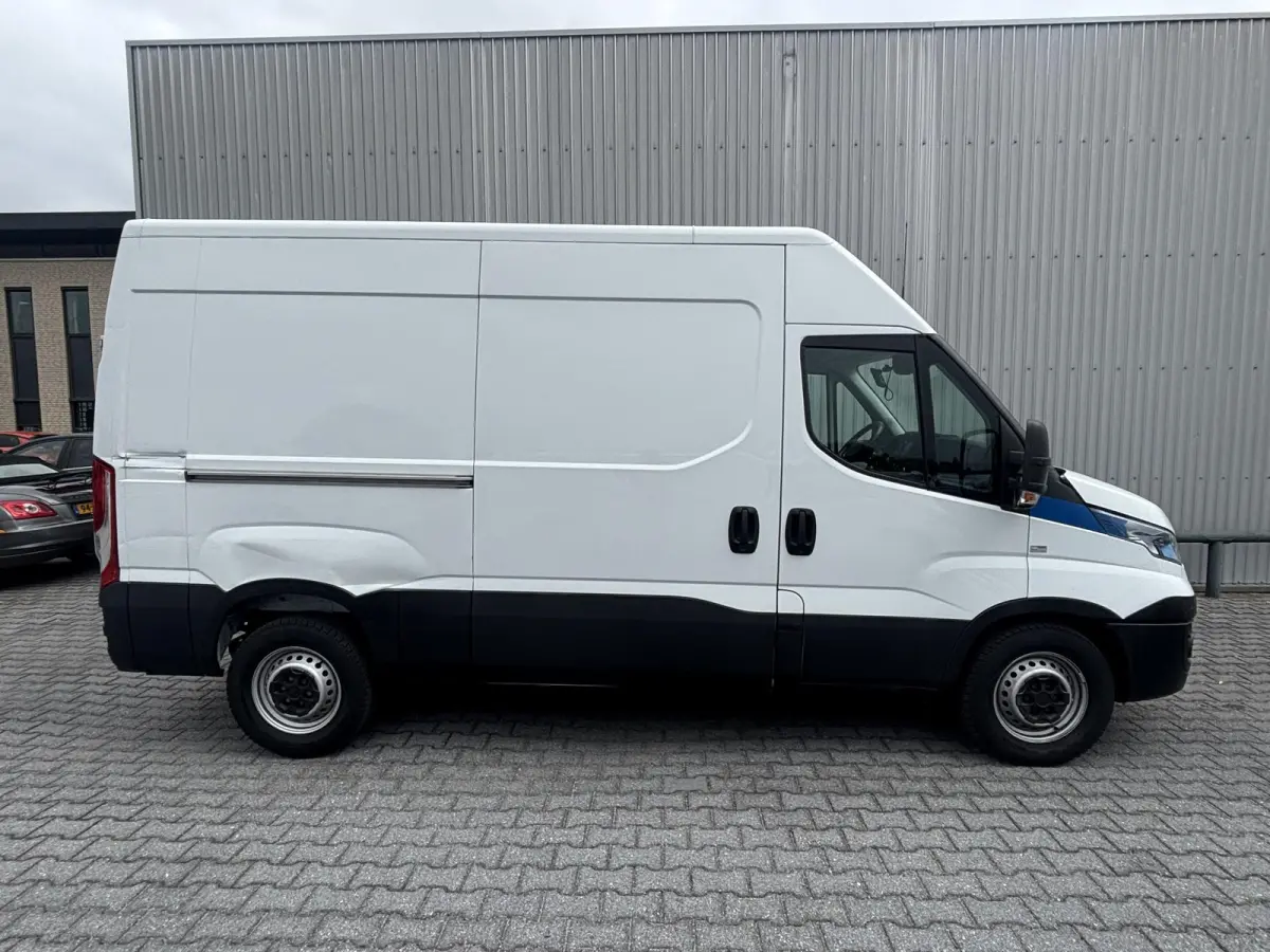 35S14NV 3.0 35 L2H2*CNG*AUTM*CAM*3500KG*CRUISE*ECC