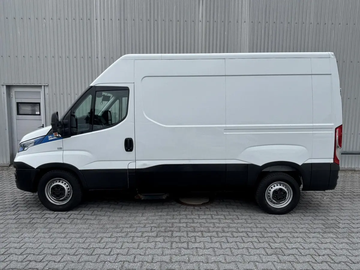 35S14NV 3.0 35 L2H2*CNG*AUTM*CAM*3500KG*CRUISE*ECC