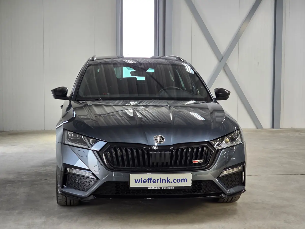 1.4 TSI RS iV PHEV Business | Acc | Camere El. stoelen |