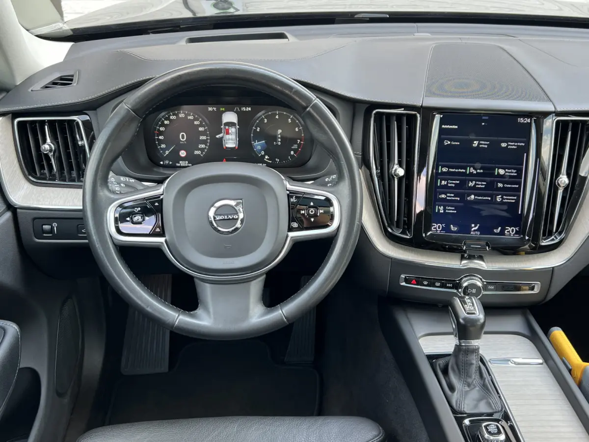 2.0 T5 Inscription | Pano | Leder | Pilot Assist