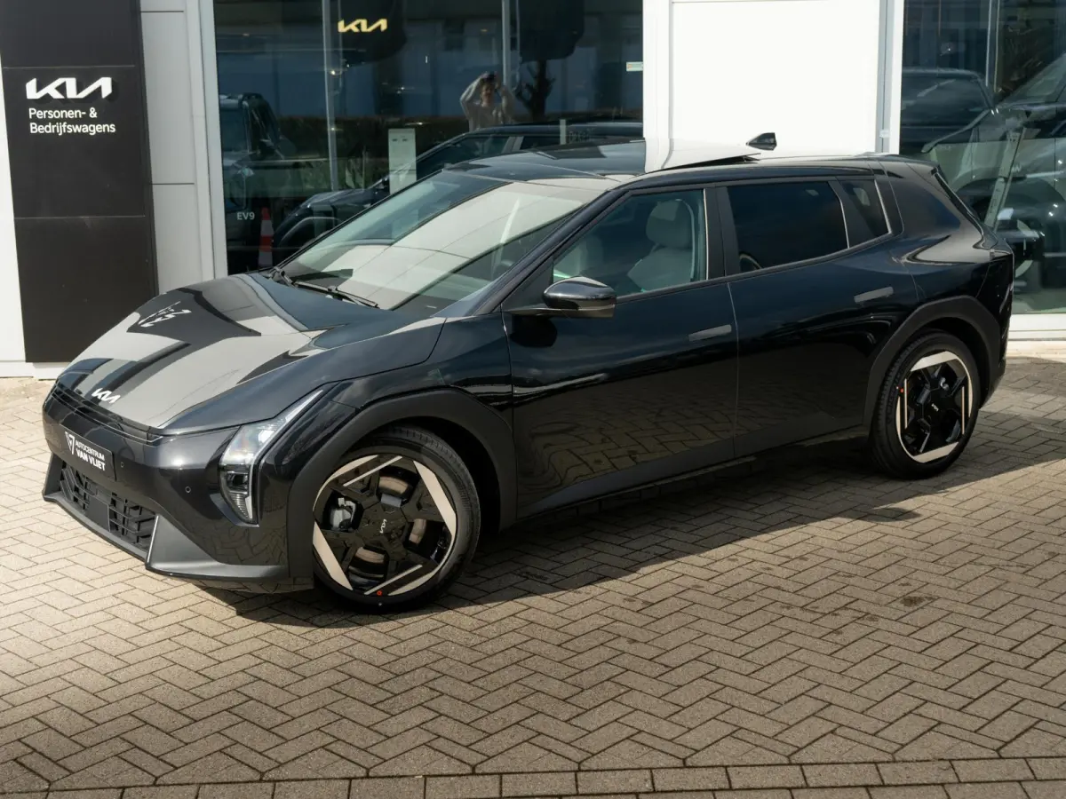 Plus Advanced 81.4 kWh | Navigatie | Stoel en stuurverwarming | Schuifkantel dak |