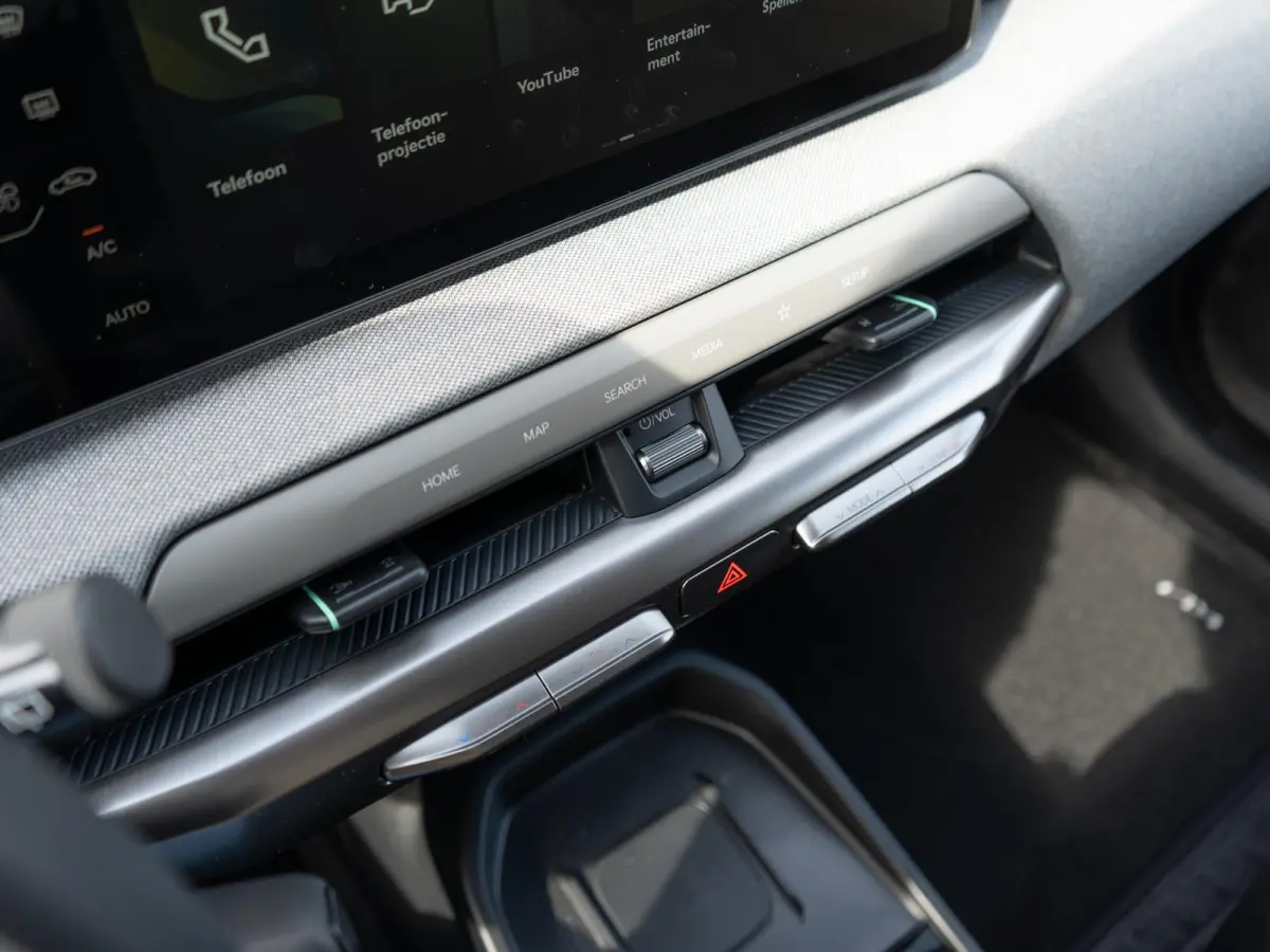 Plus Advanced 81.4 kWh | Navigatie | Stoel en stuurverwarming | Schuifkantel dak |
