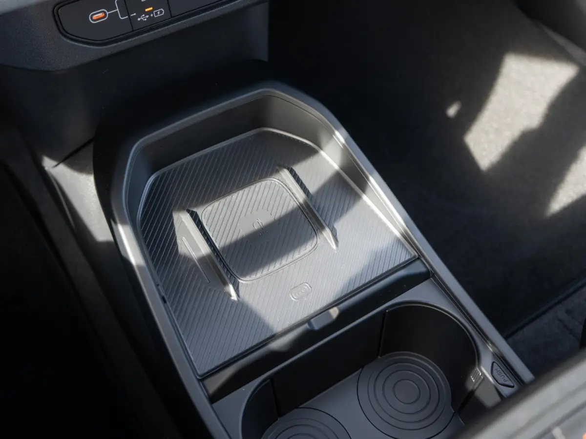 Plus Advanced 81.4 kWh | Navigatie | Stoel en stuurverwarming | Schuifkantel dak |