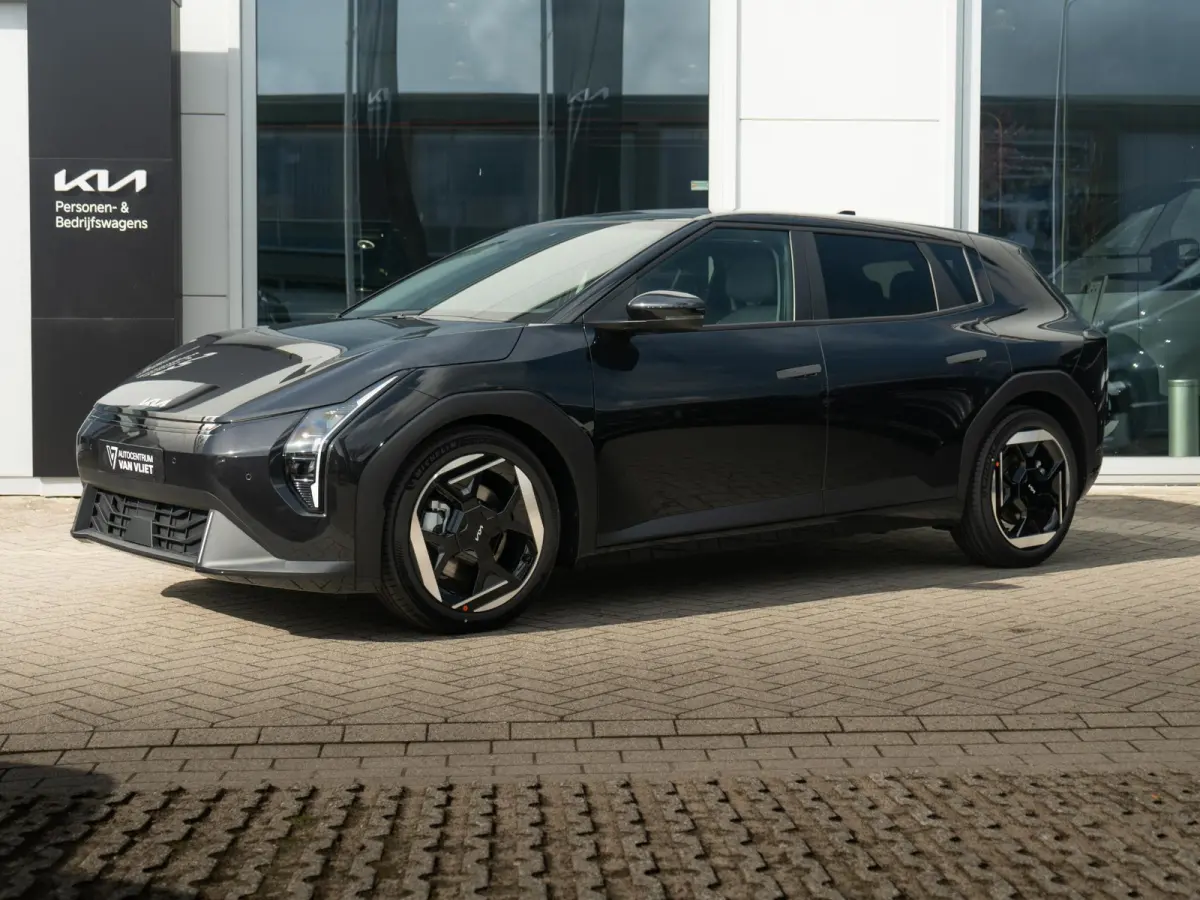 Plus Advanced 81.4 kWh | Navigatie | Stoel en stuurverwarming | Schuifkantel dak |