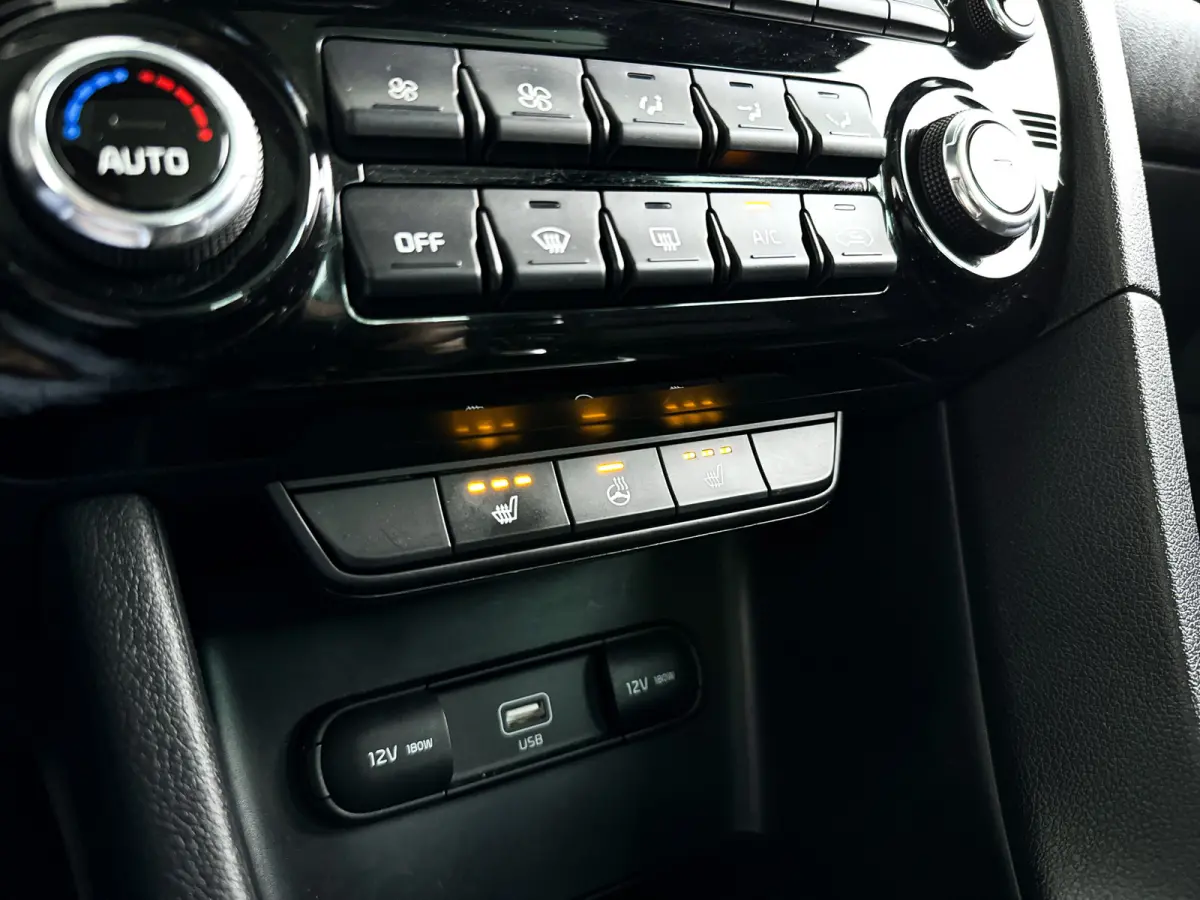 1.6 T-GDI GT-Line | Panoramadak | Parkeercamera | Keyless | Stoel- en stuurverwarming | Trekhaak